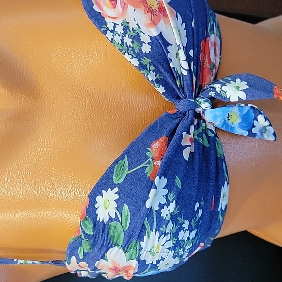 Rhythm Blue Floral Bikini Top Size Large Underwire - Picture 4 of 7